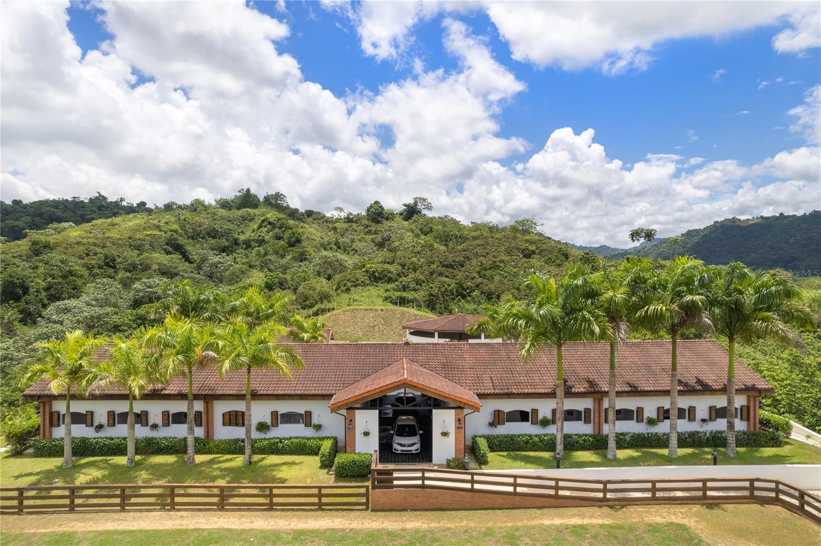 HACIENDA LA NUBE - Farm