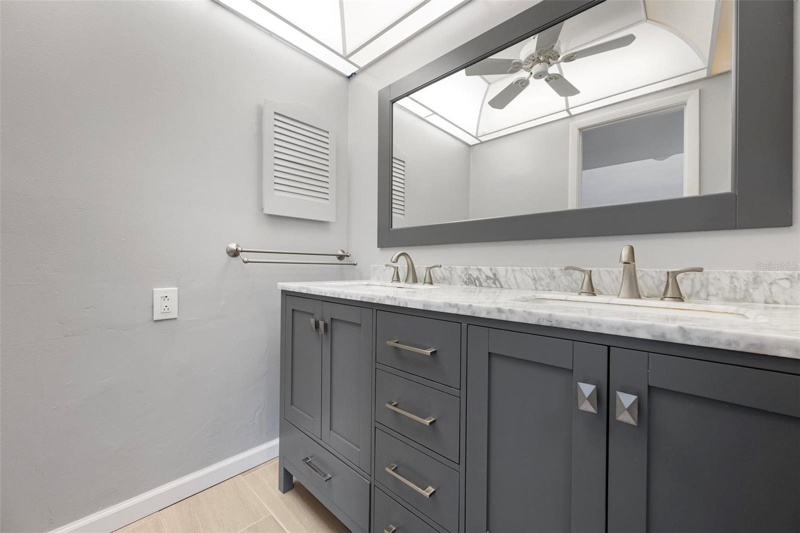 WOODSIDE VLG EAST - Residential