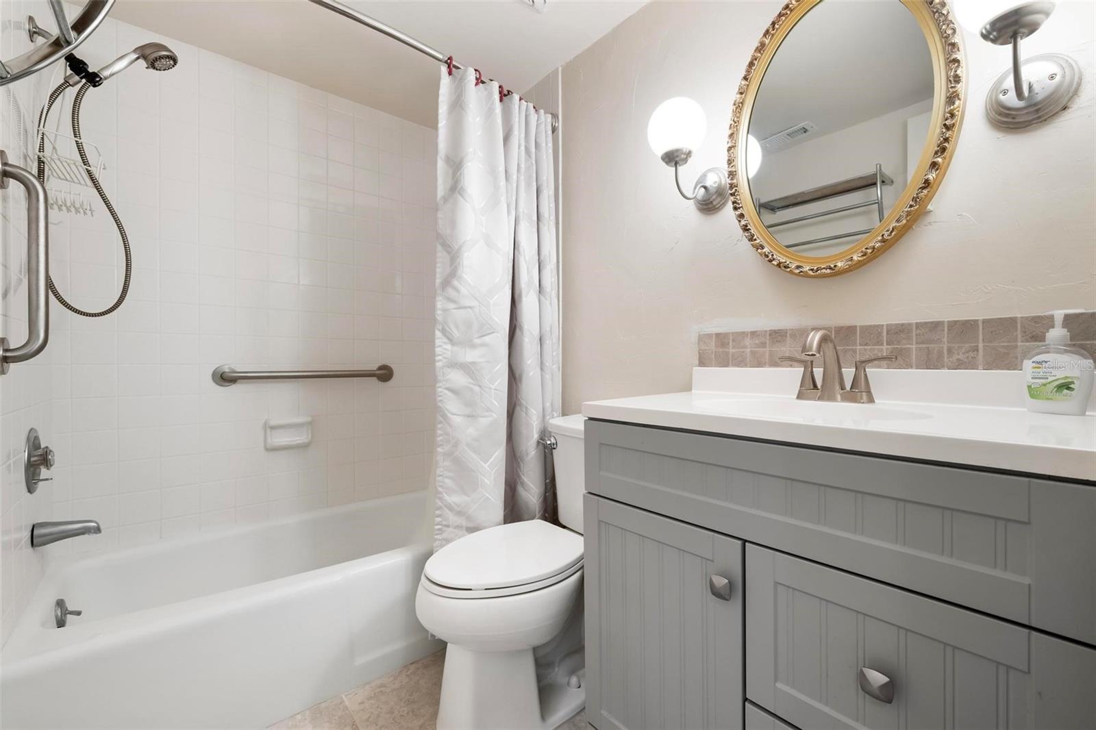 WOODSIDE VLG EAST - Residential