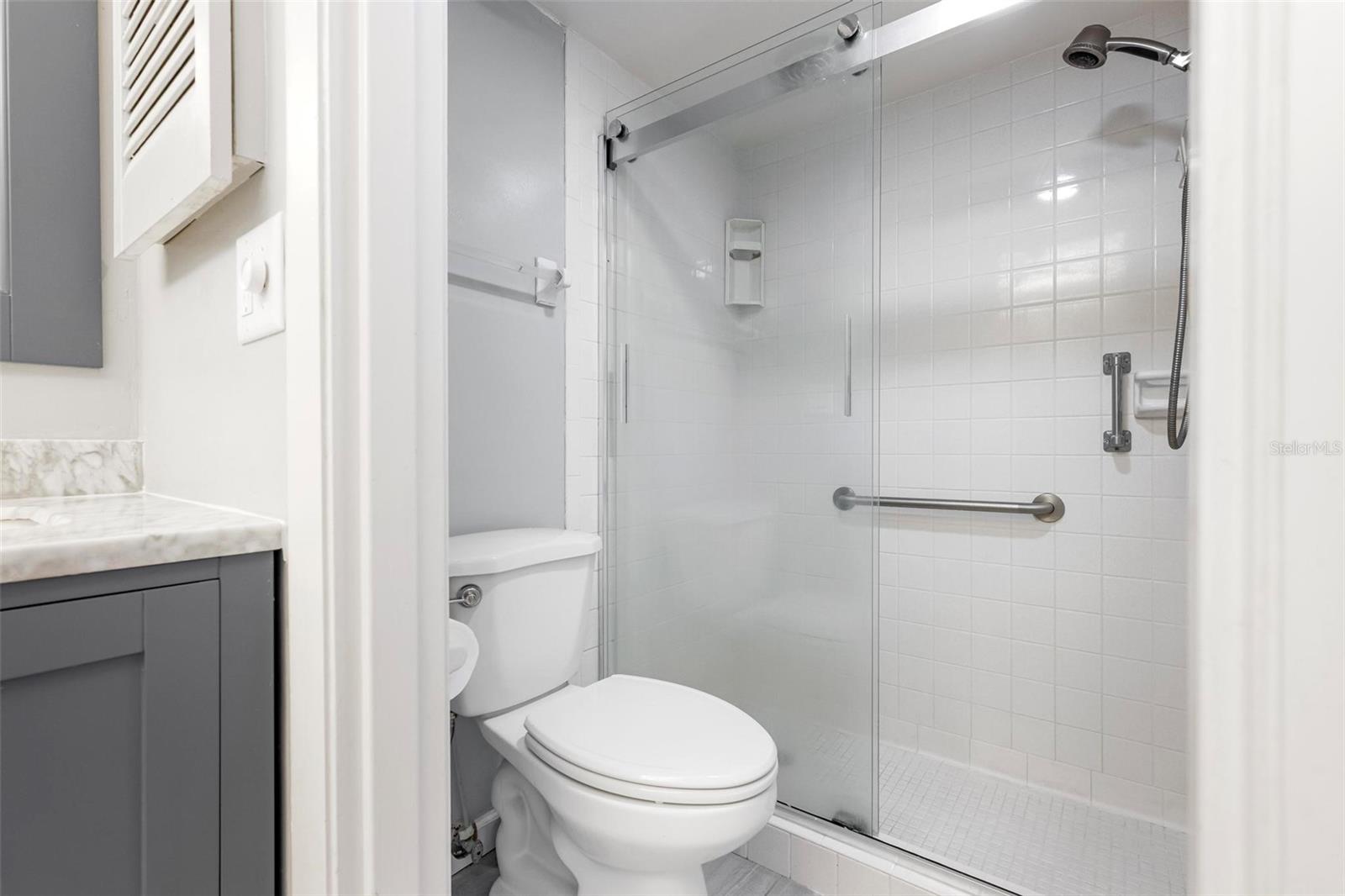 WOODSIDE VLG EAST - Residential