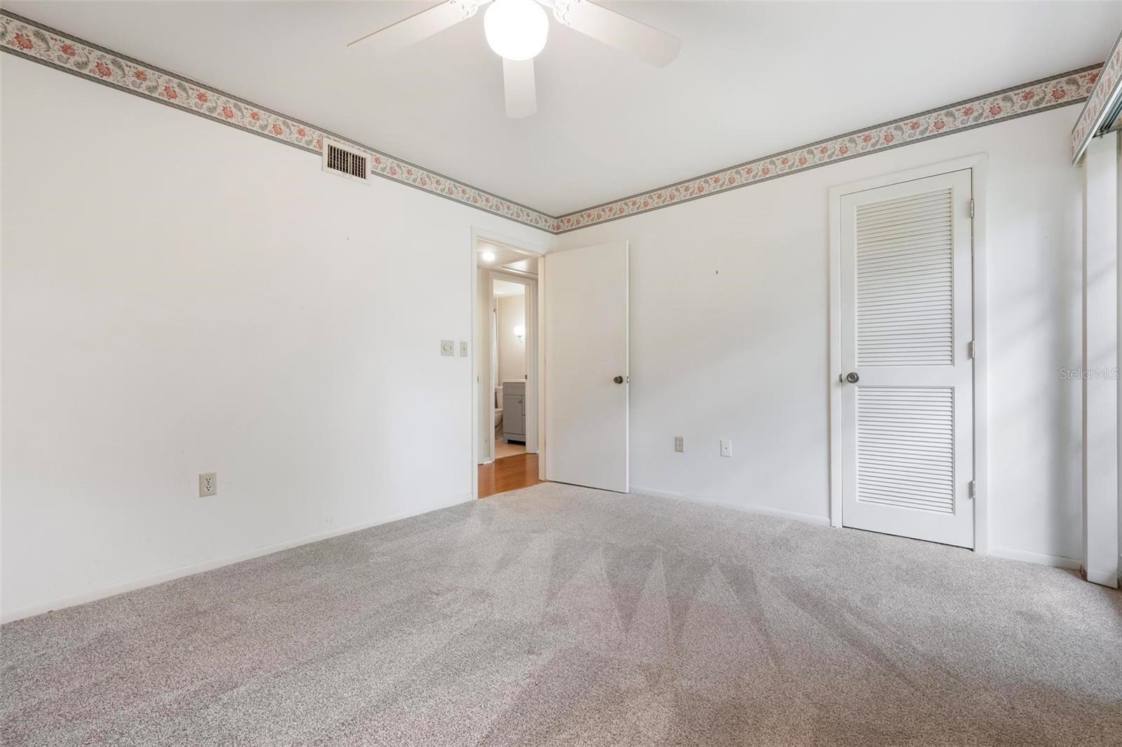 WOODSIDE VLG EAST - Residential