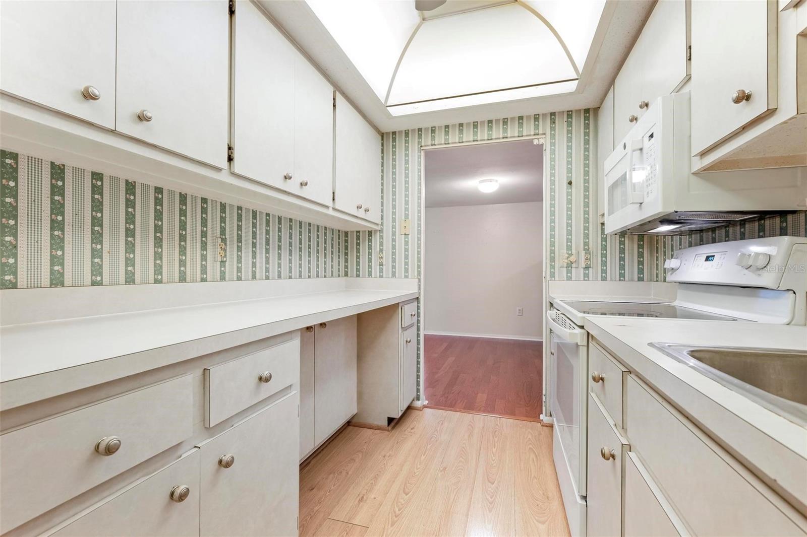 WOODSIDE VLG EAST - Residential