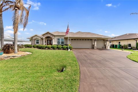 A home in PORT CHARLOTTE