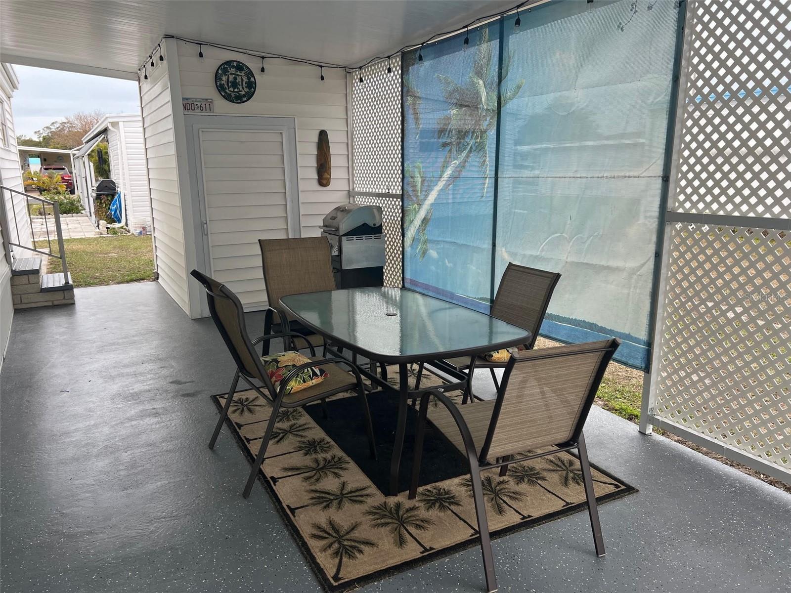 44 THATCH PALM STREET W