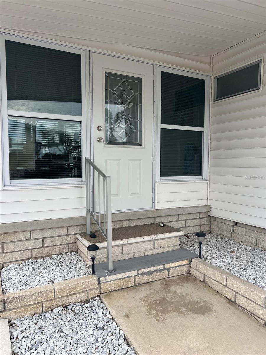 44 THATCH PALM STREET W