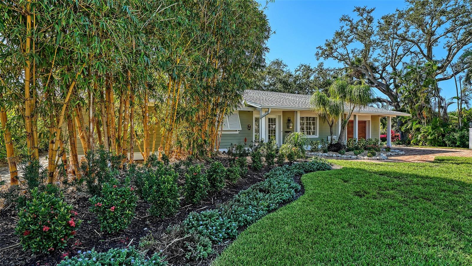 618 BUTTONWOOD DRIVE