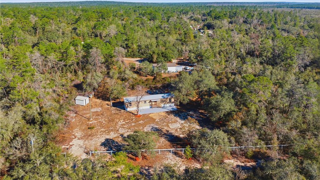 Photo of 19661 SE 94th Place, Ocklawaha, FL 32179 (MLS # O6378272)