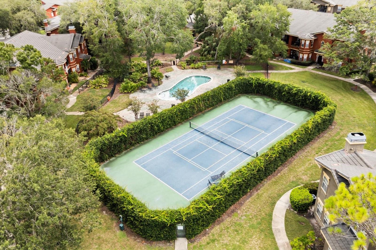 NOTTING HILL A CONDO - Residential