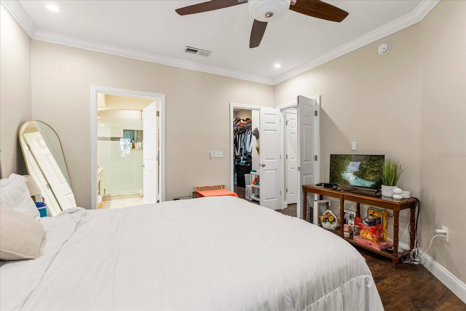 NOTTING HILL A CONDO - Residential