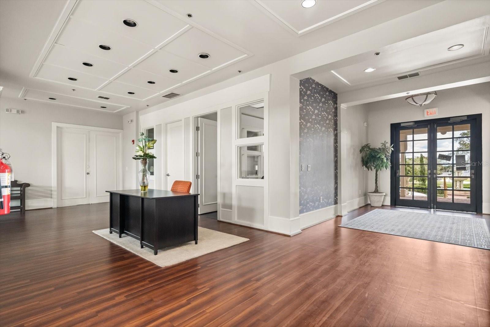 NOTTING HILL A CONDO - Residential