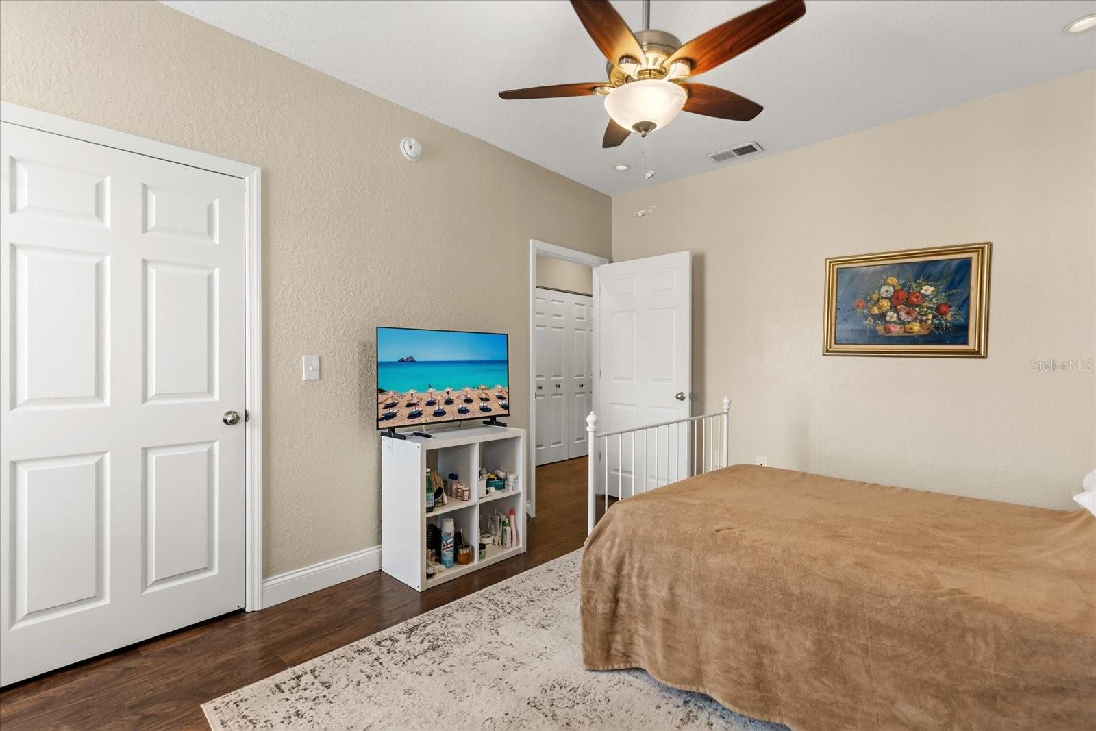 NOTTING HILL A CONDO - Residential