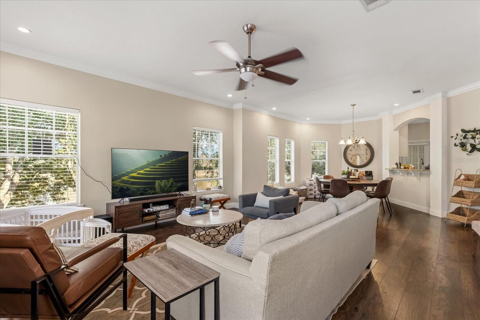 NOTTING HILL A CONDO - Residential