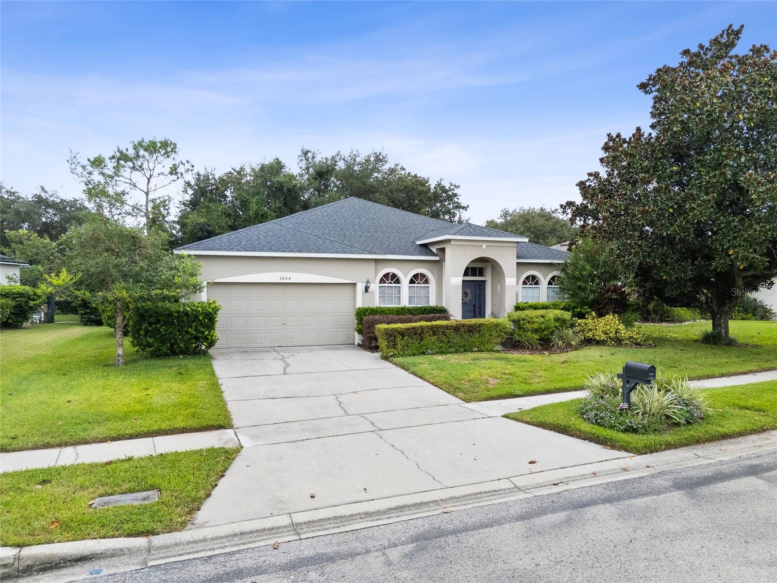 2424 STONE CROSS CIRCLE