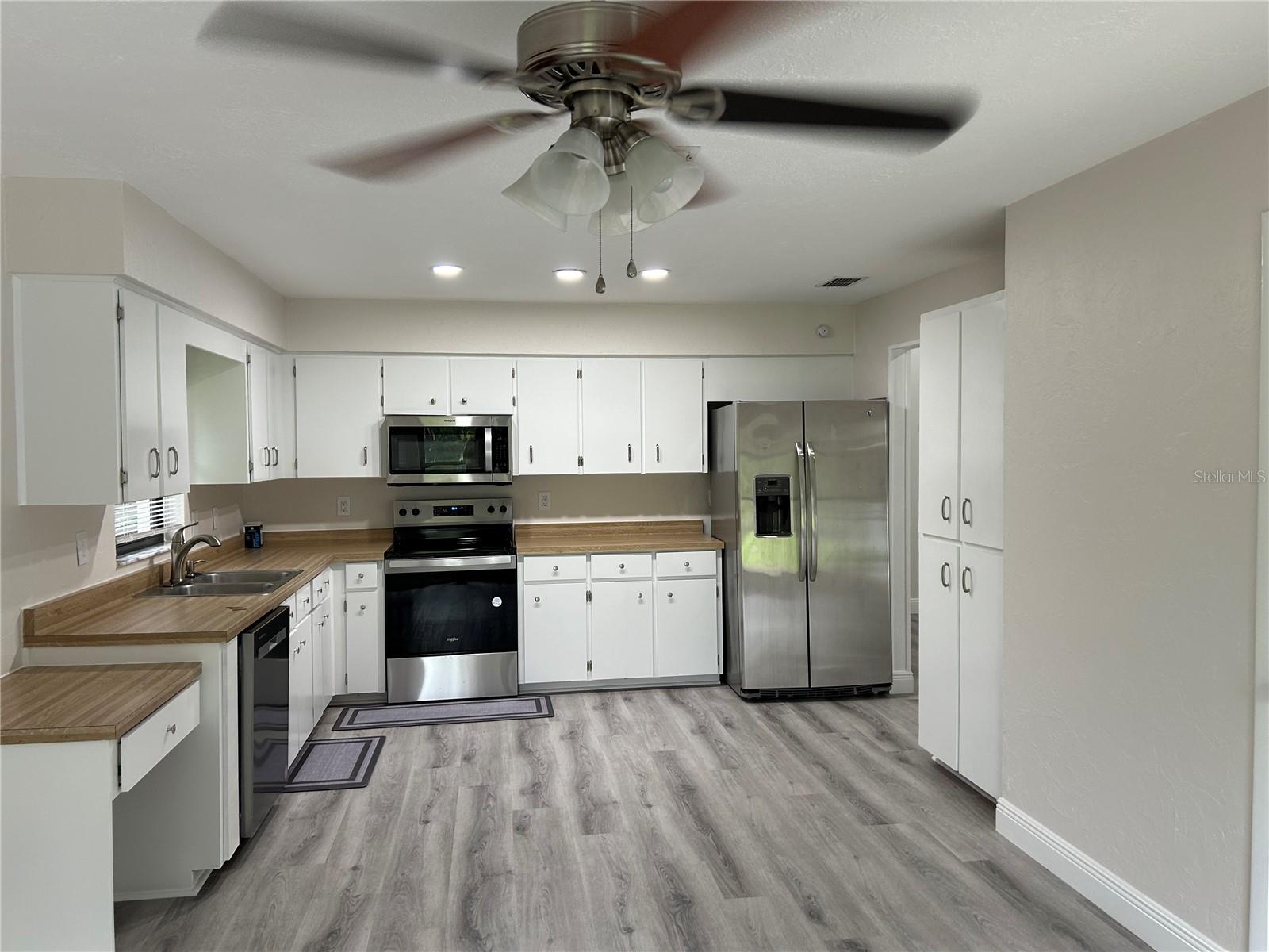 WILDMERE MANOR - Residential Lease