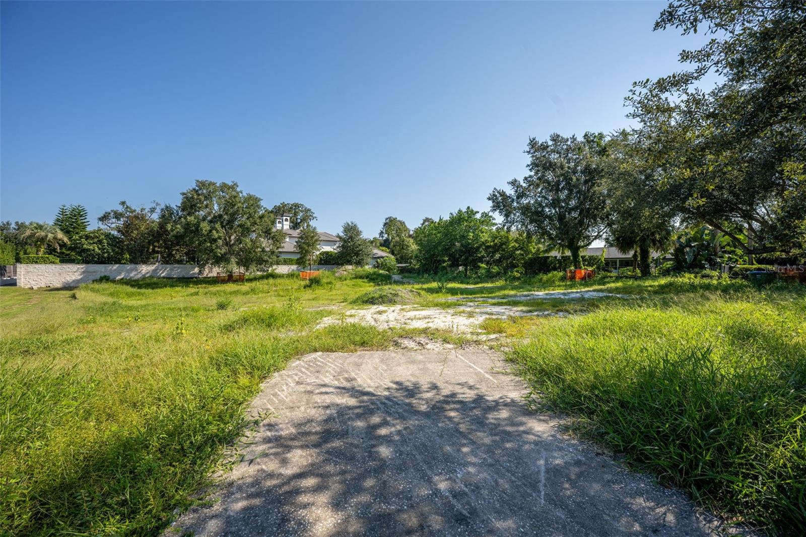 SICILIAN SHORES - Land