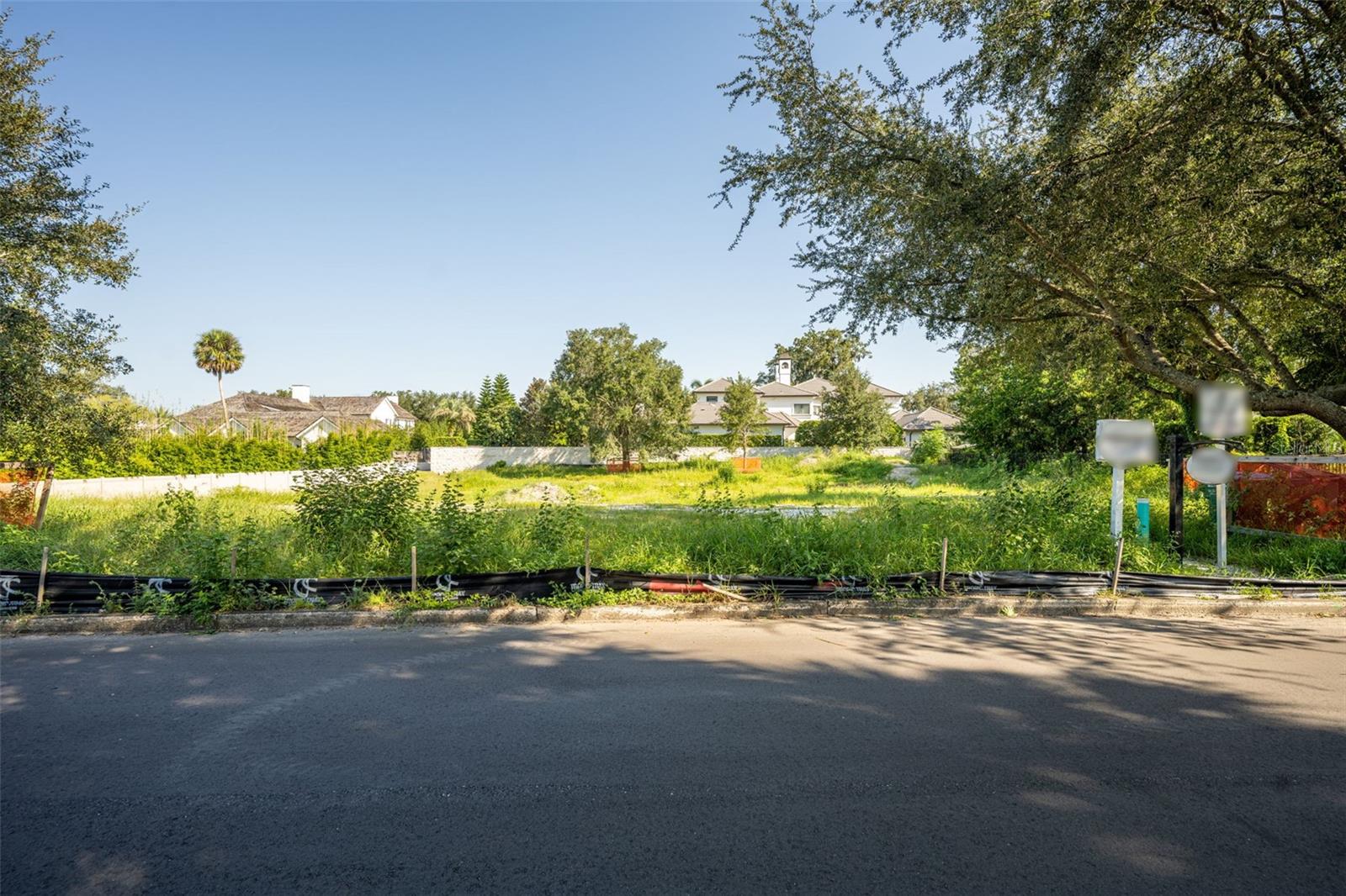 SICILIAN SHORES - Land