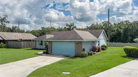 A home in PALMETTO