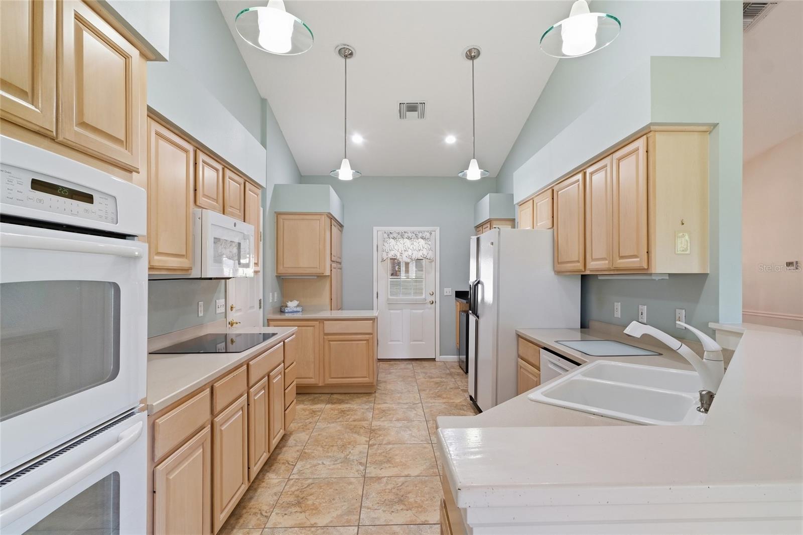 VILLAGE GREEN - Residential