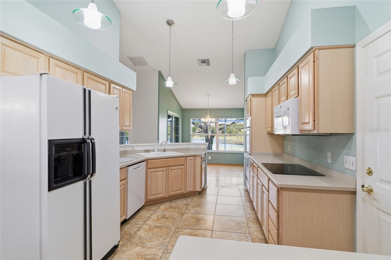 VILLAGE GREEN - Residential