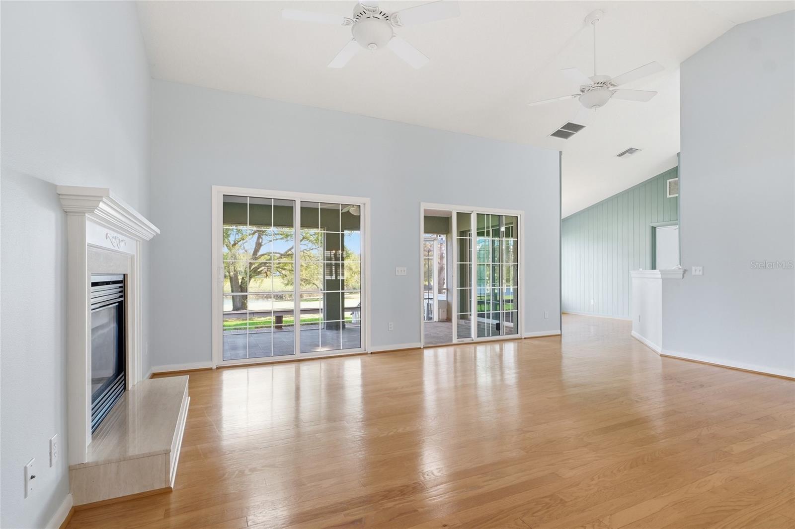 VILLAGE GREEN - Residential