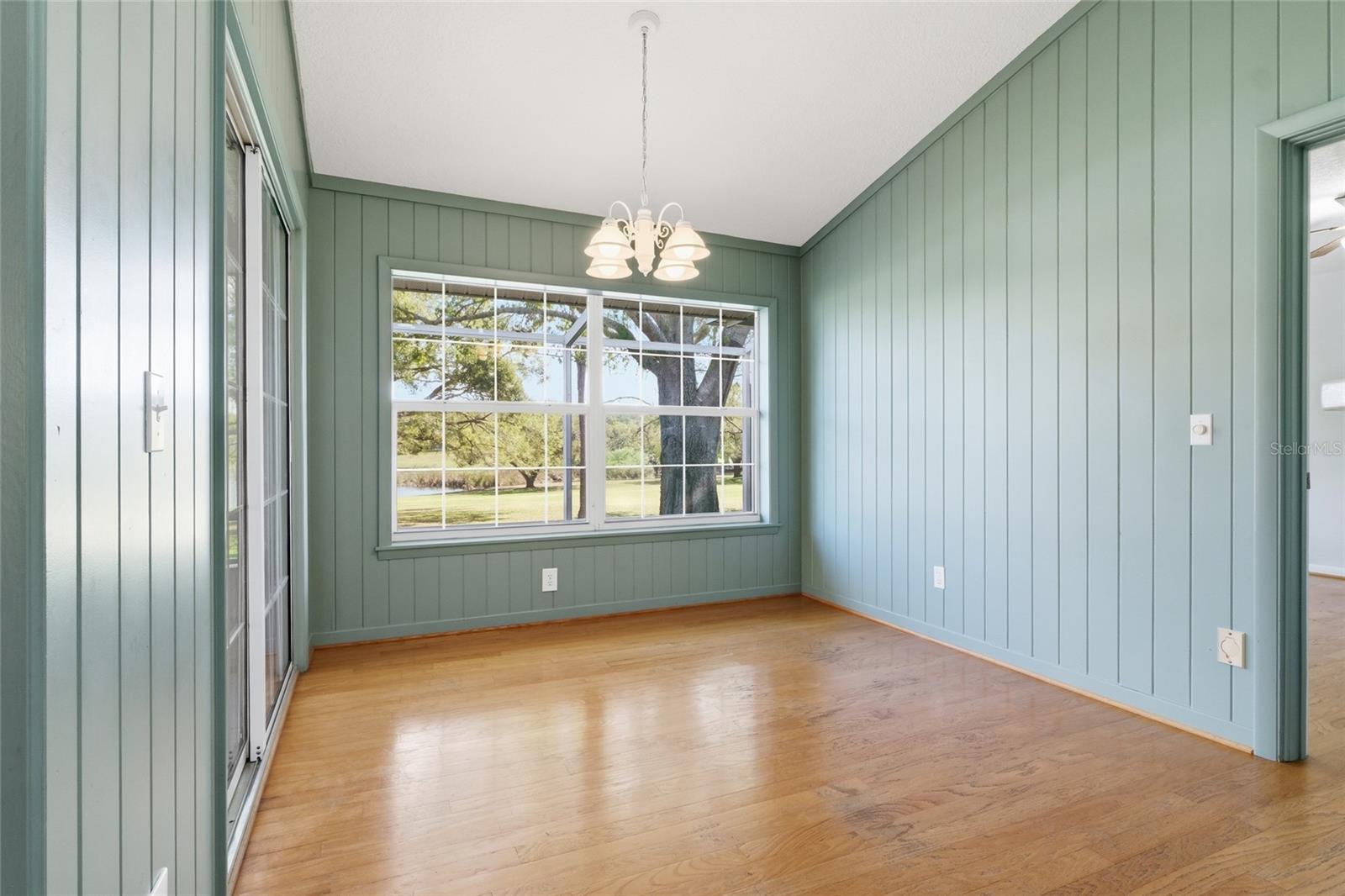 VILLAGE GREEN - Residential