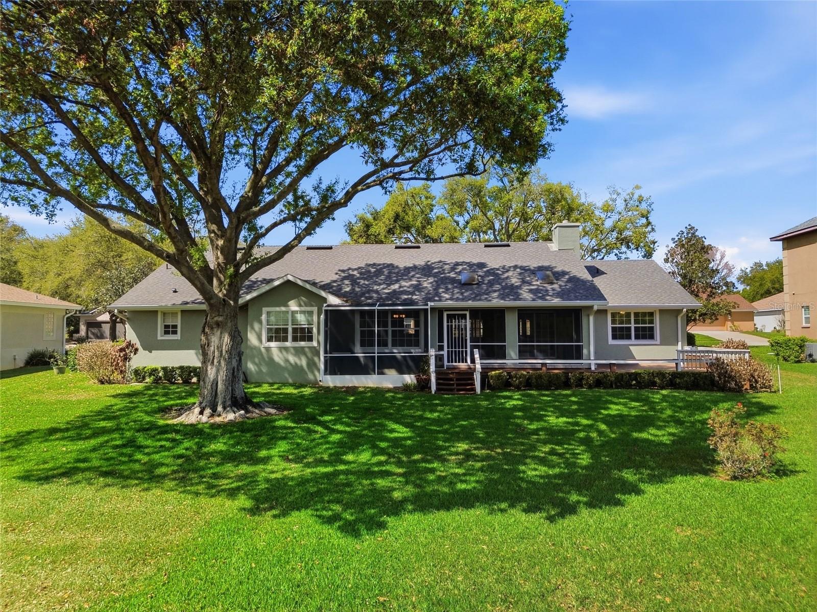 VILLAGE GREEN - Residential