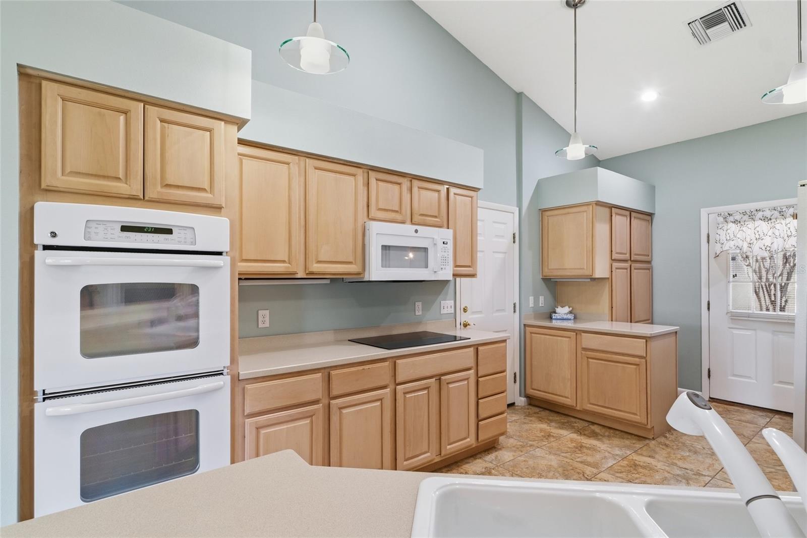 VILLAGE GREEN - Residential