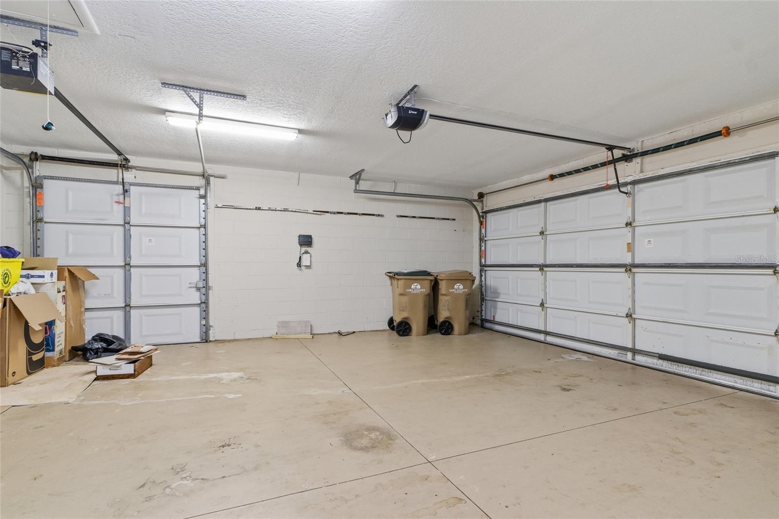 VILLAGE GREEN - Residential