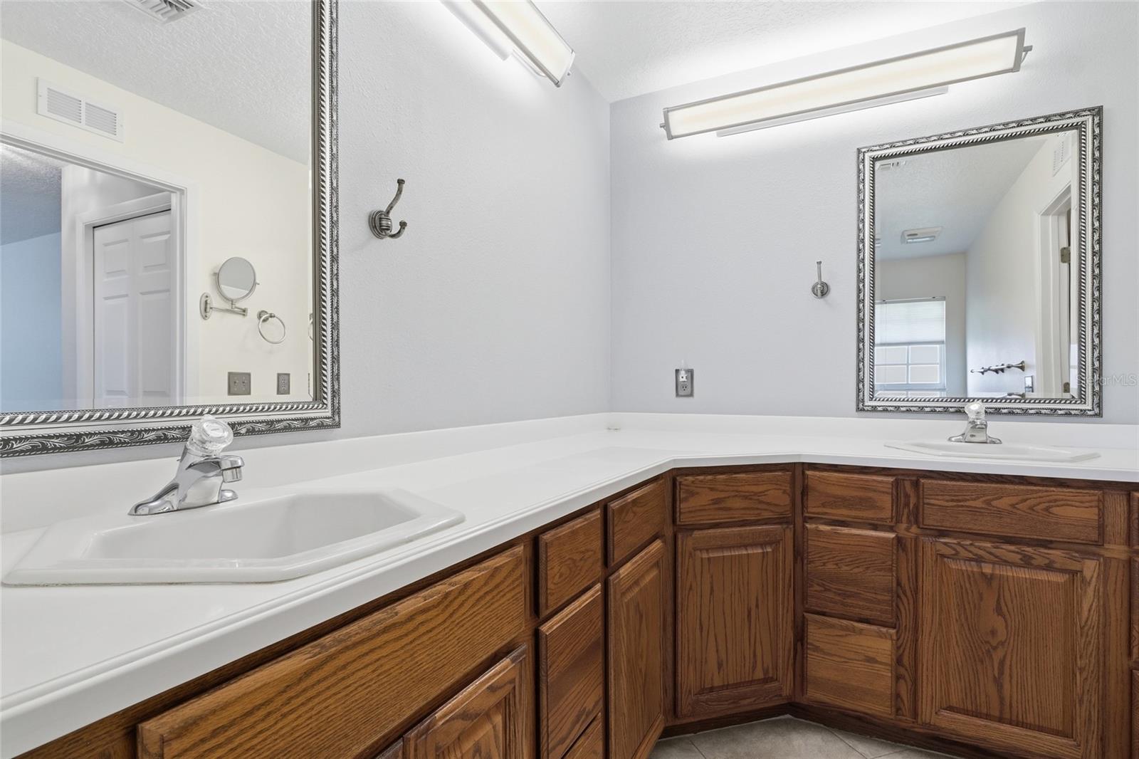 VILLAGE GREEN - Residential