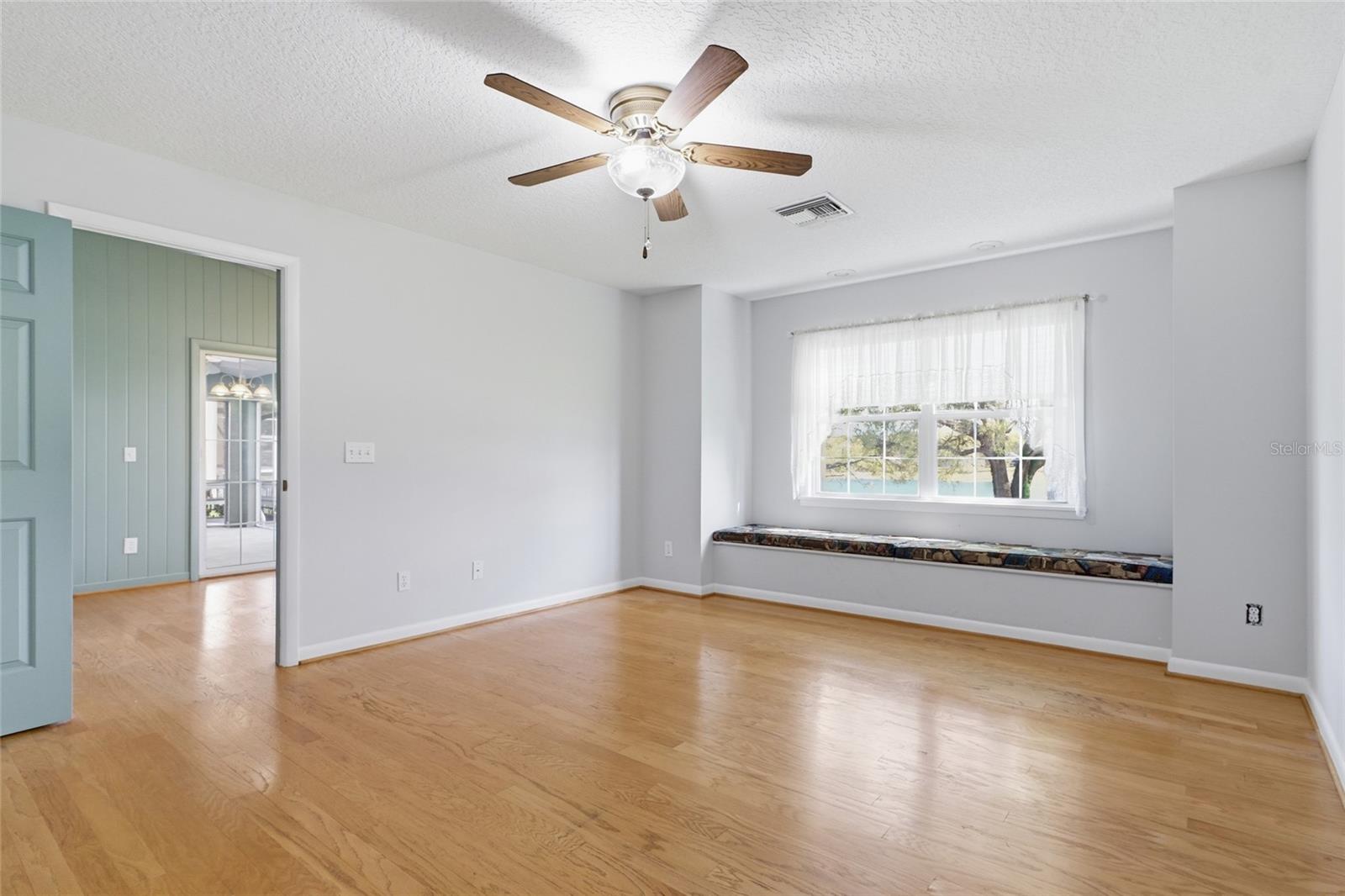 VILLAGE GREEN - Residential