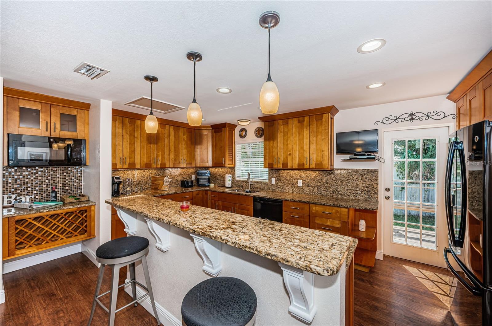 RIVIERA HGTS 1ST ADD - Residential Lease