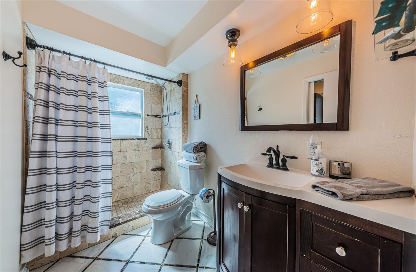 RIVIERA HGTS 1ST ADD - Residential Lease