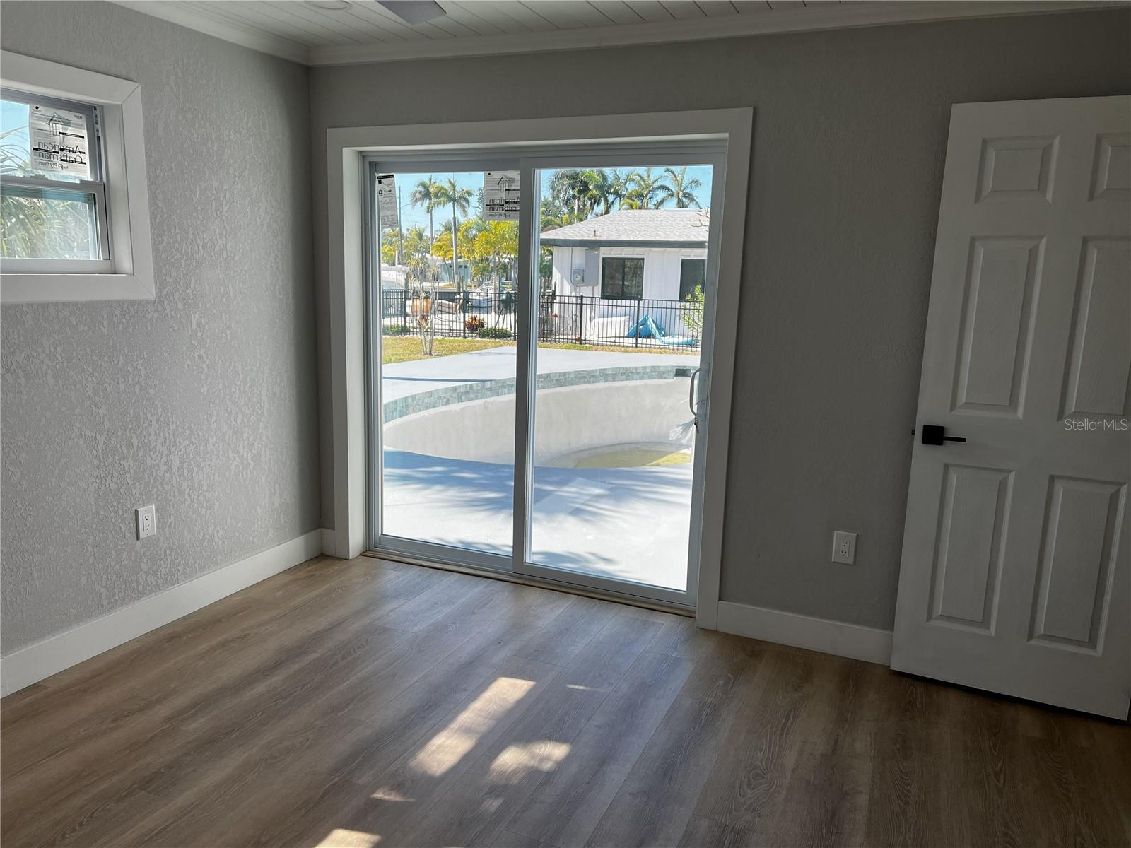 SUNRISE PARK - Residential Lease