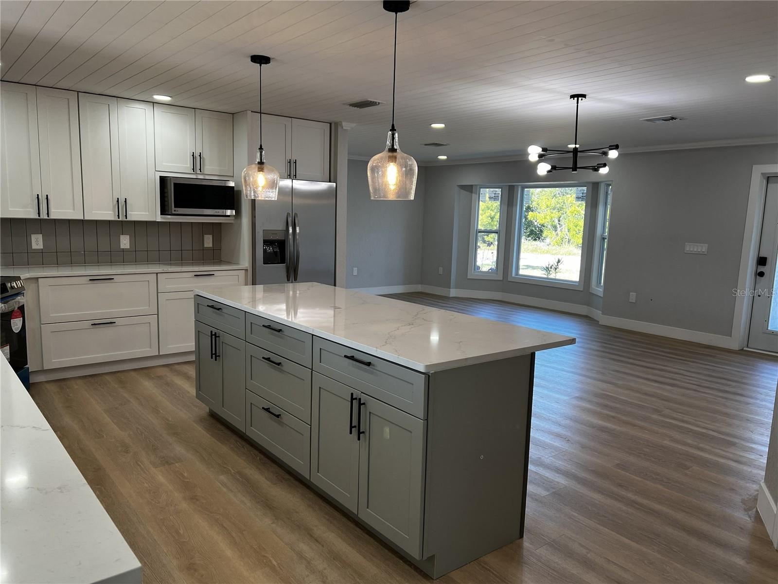 SUNRISE PARK - Residential Lease