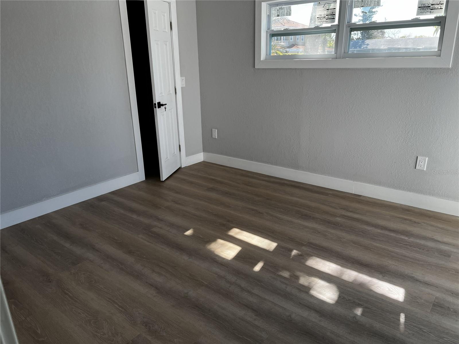 SUNRISE PARK - Residential Lease