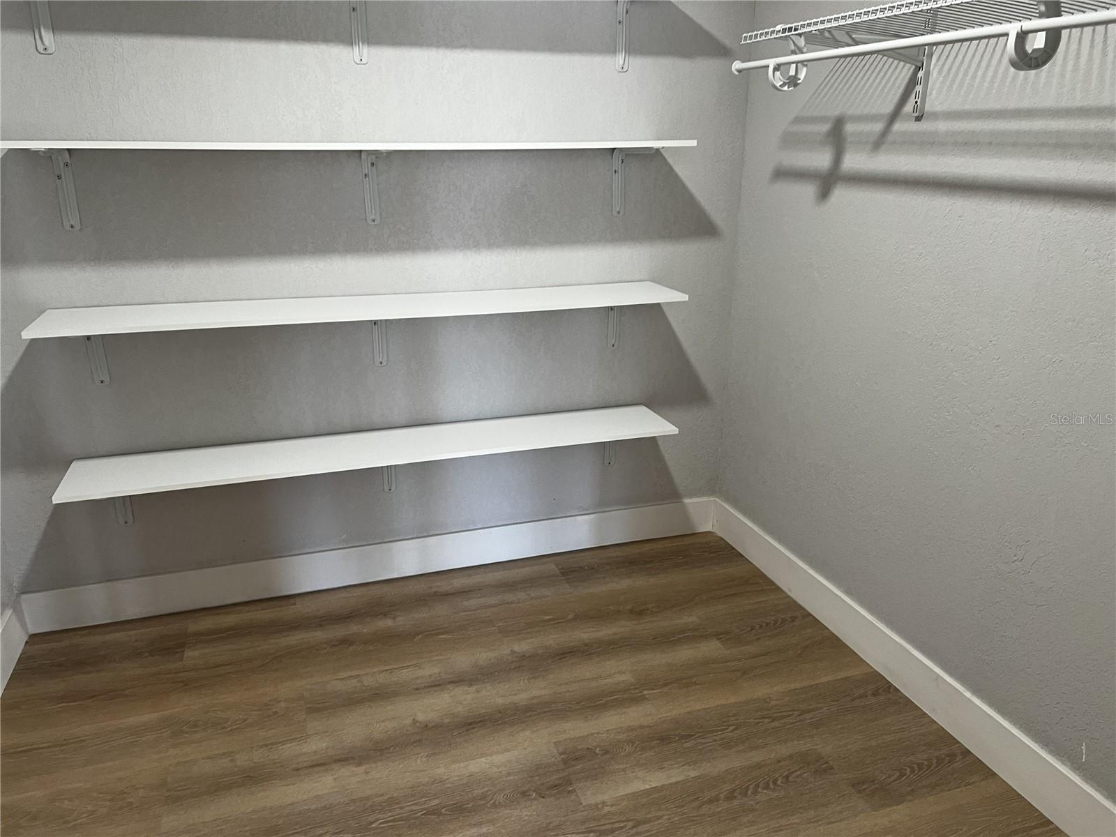 SUNRISE PARK - Residential Lease