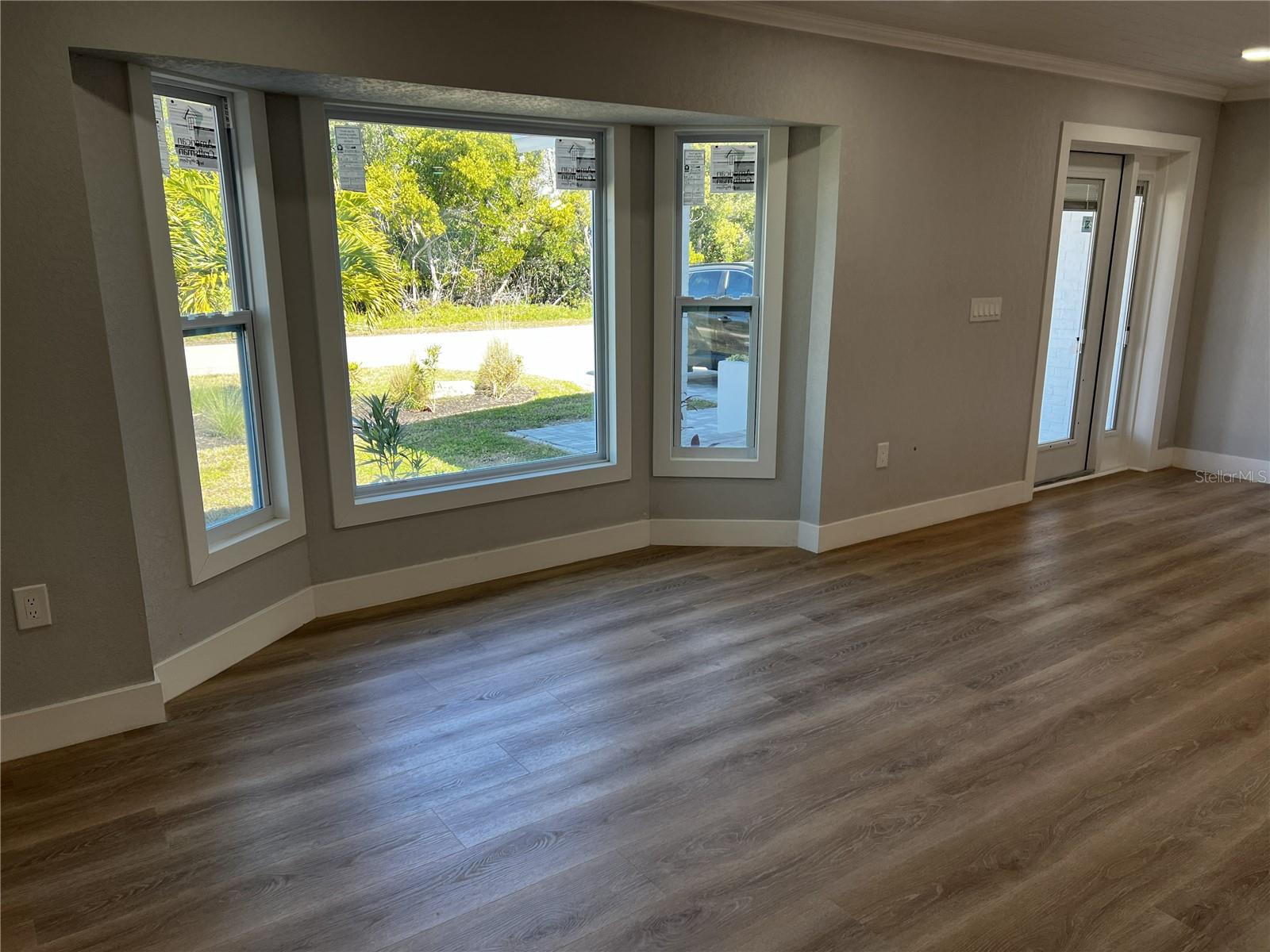 SUNRISE PARK - Residential Lease