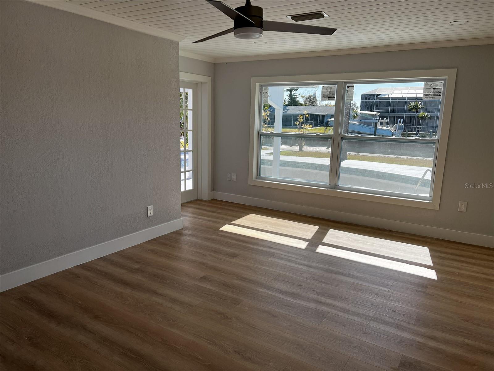 SUNRISE PARK - Residential Lease