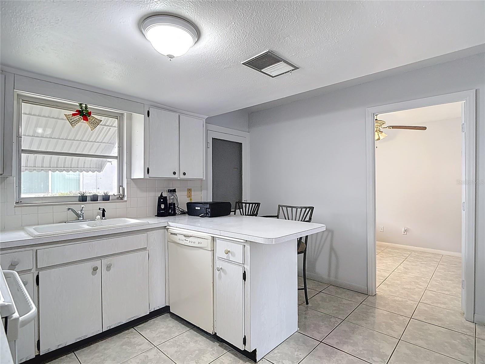 IMPERIAL EMBASSY CONDO - Residential