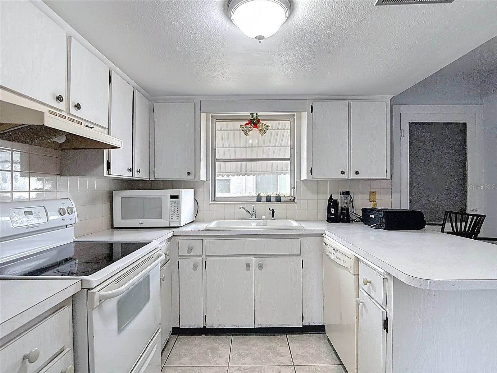 IMPERIAL EMBASSY CONDO - Residential