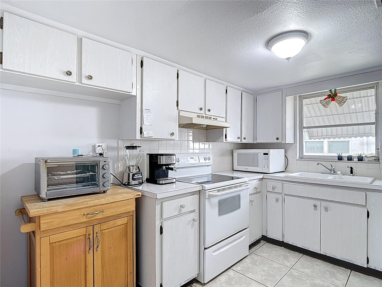 IMPERIAL EMBASSY CONDO - Residential