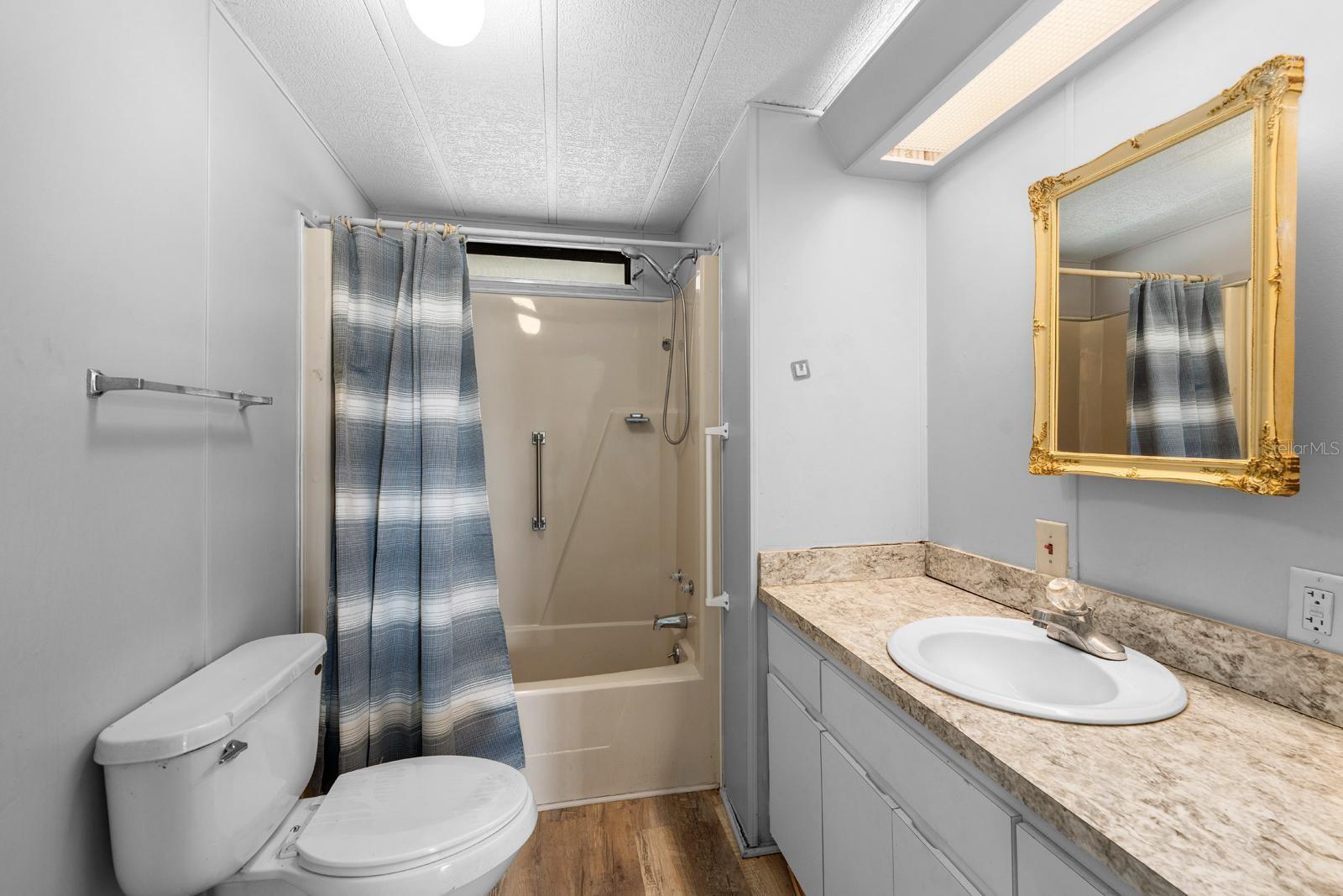 FOXWOOD LAKE ESTATES - Residential