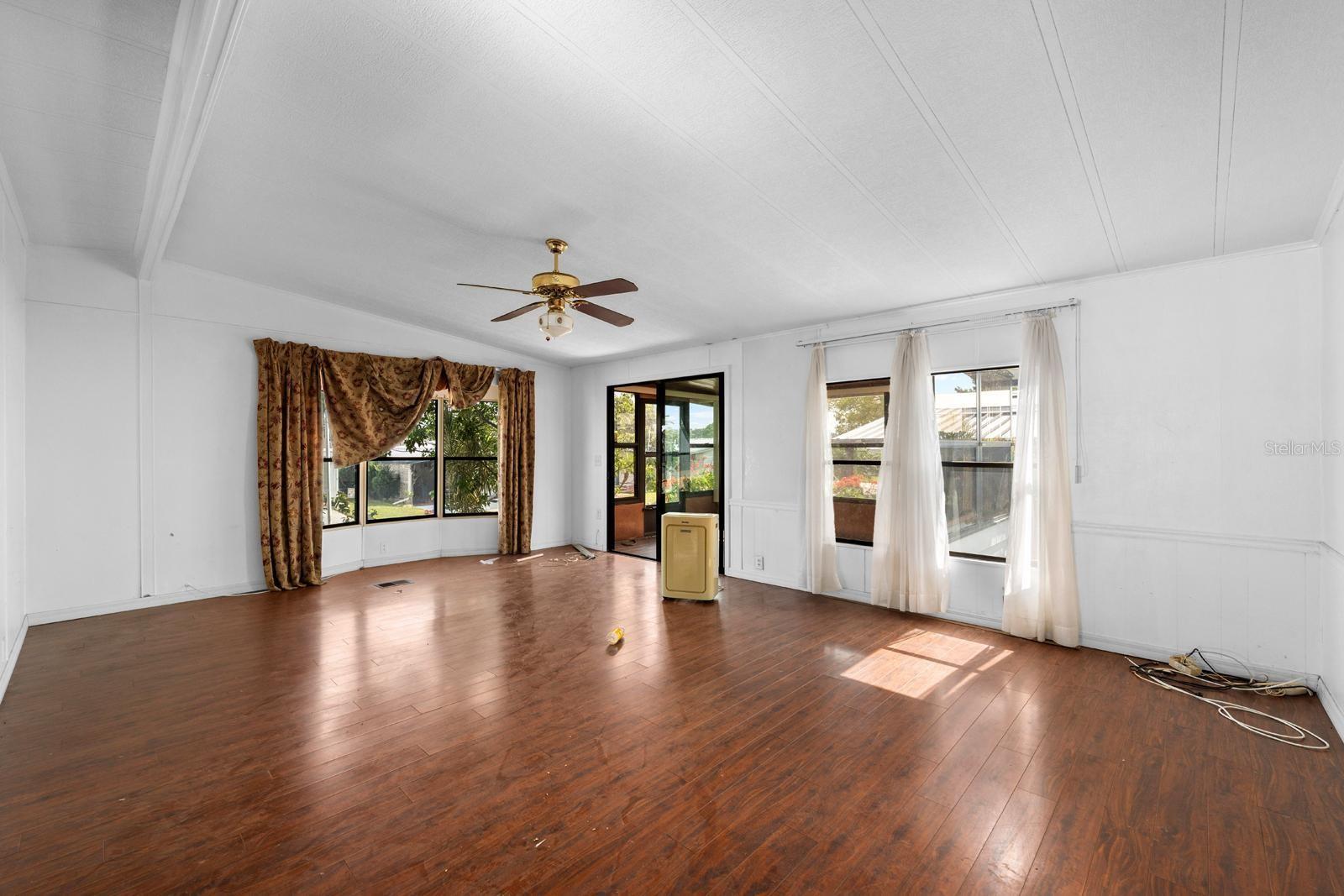 FOXWOOD LAKE ESTATES - Residential