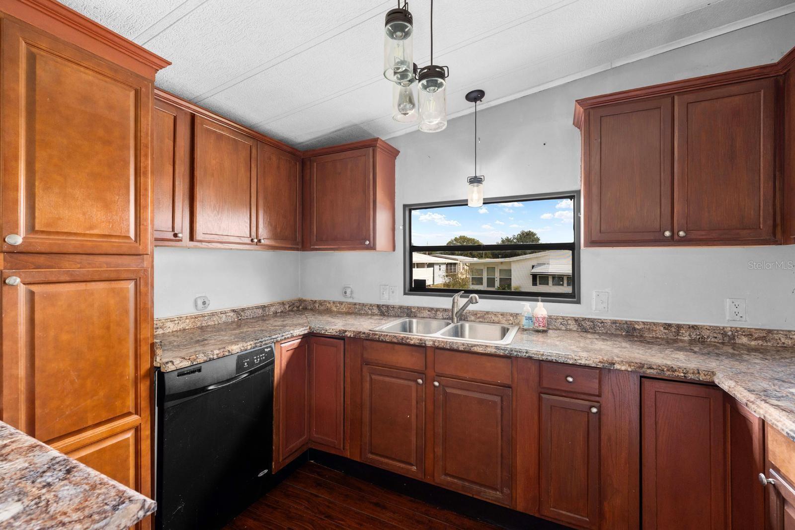 FOXWOOD LAKE ESTATES - Residential