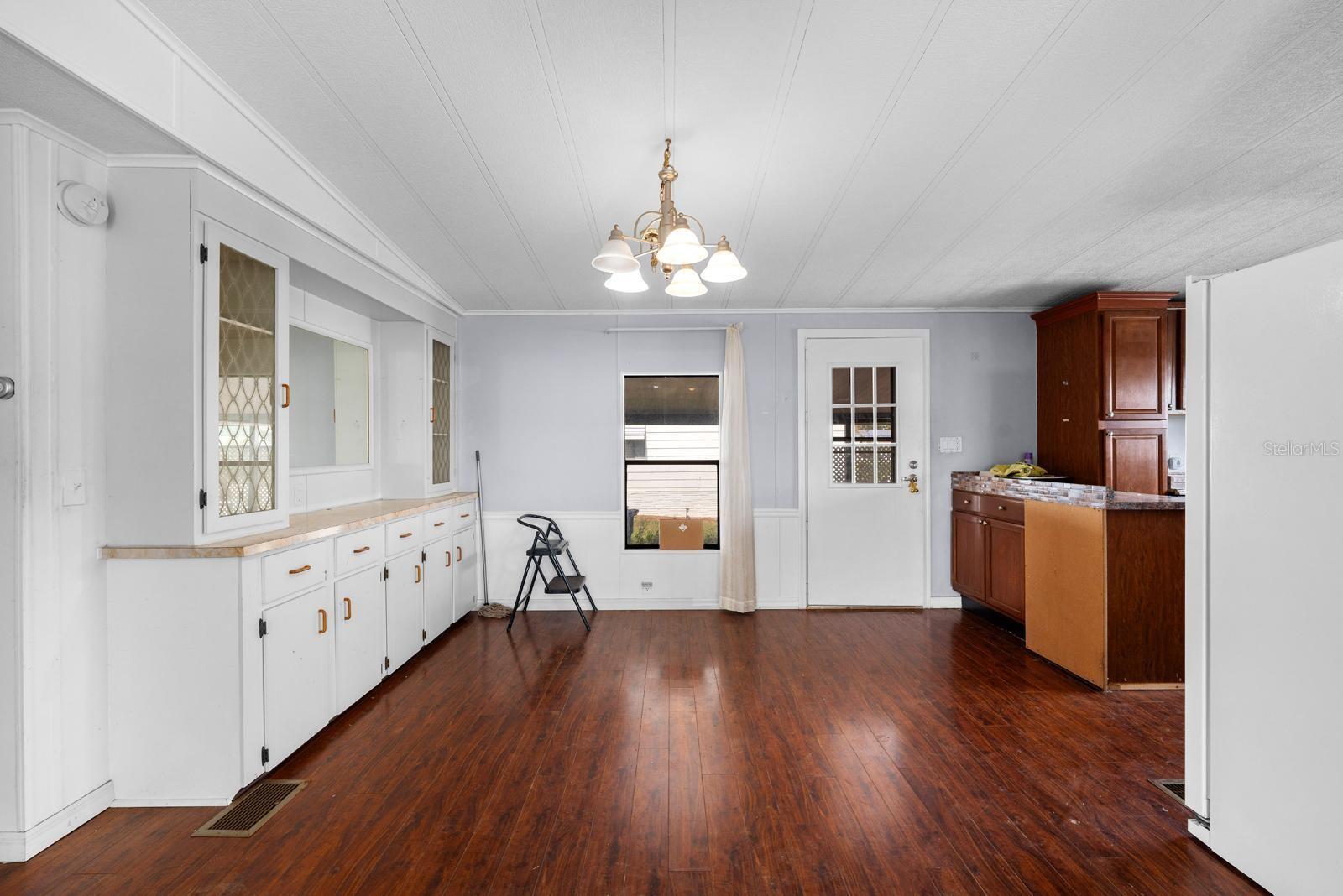 FOXWOOD LAKE ESTATES - Residential