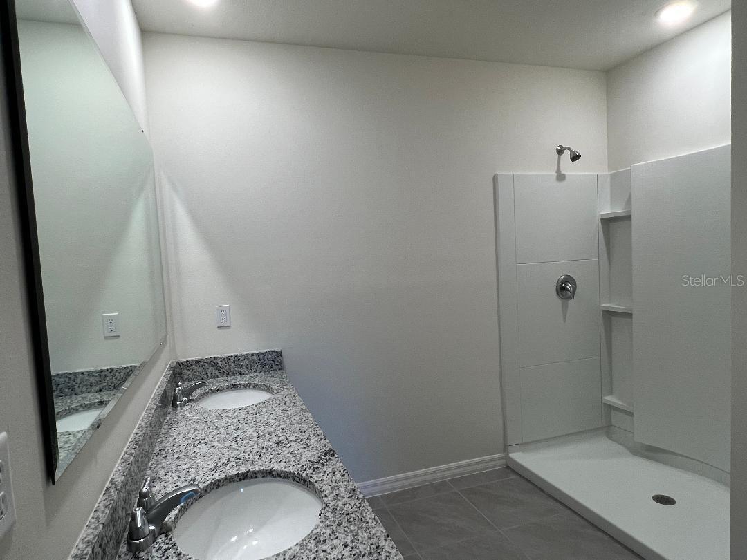 COURTLAND PARK PH 1 - Residential Lease