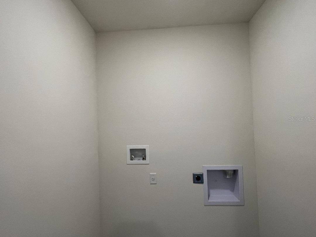 COURTLAND PARK PH 1 - Residential Lease