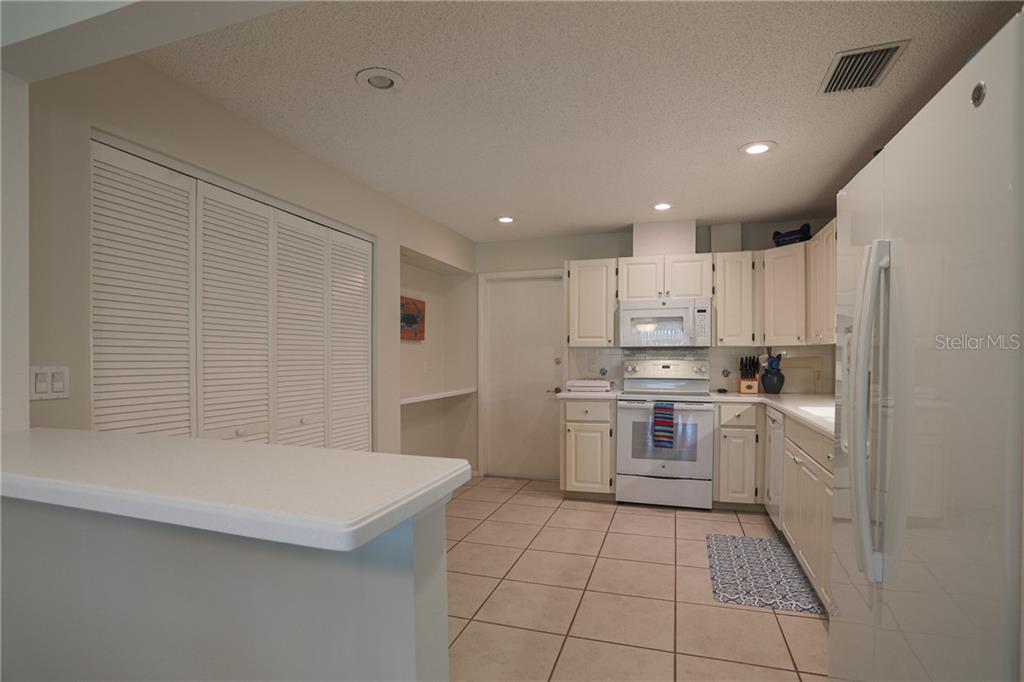 PALM AIRE AT SARASOTA NO 9 B CO - Residential Lease