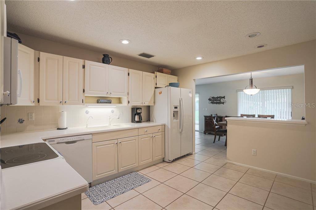 PALM AIRE AT SARASOTA NO 9 B CO - Residential Lease