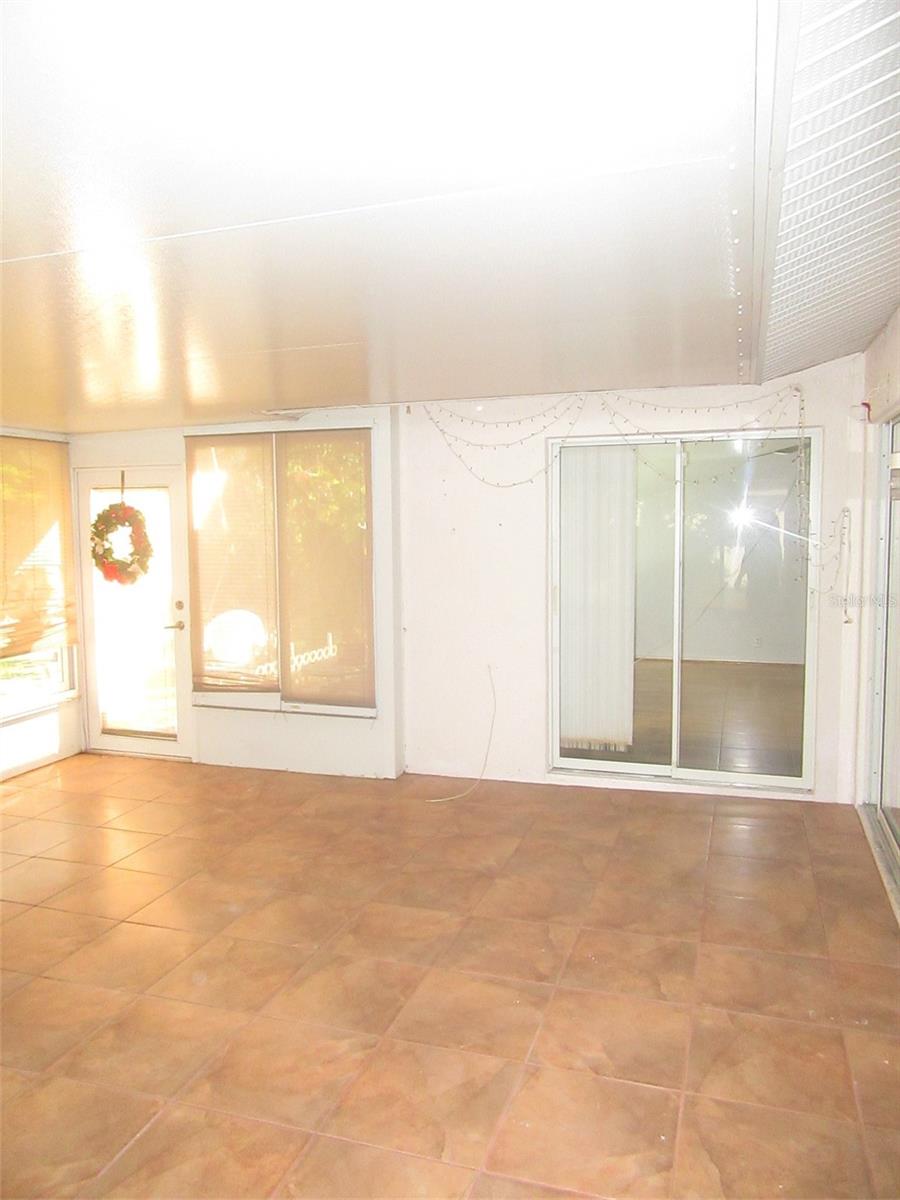PORT CHARLOTTE SUB 01 - Residential Lease